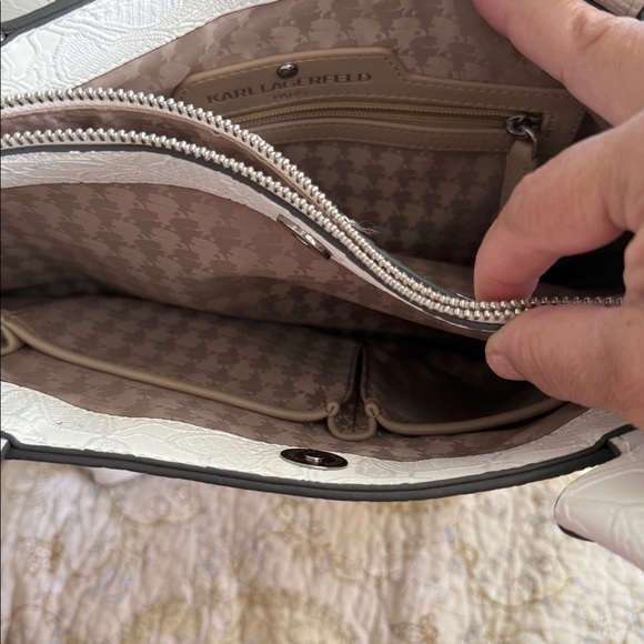 KARL LAGERFELD WHITE BOW FLORAL EMBOSSED BRAND NEW TOTE PURSE - Picture 8 of 11